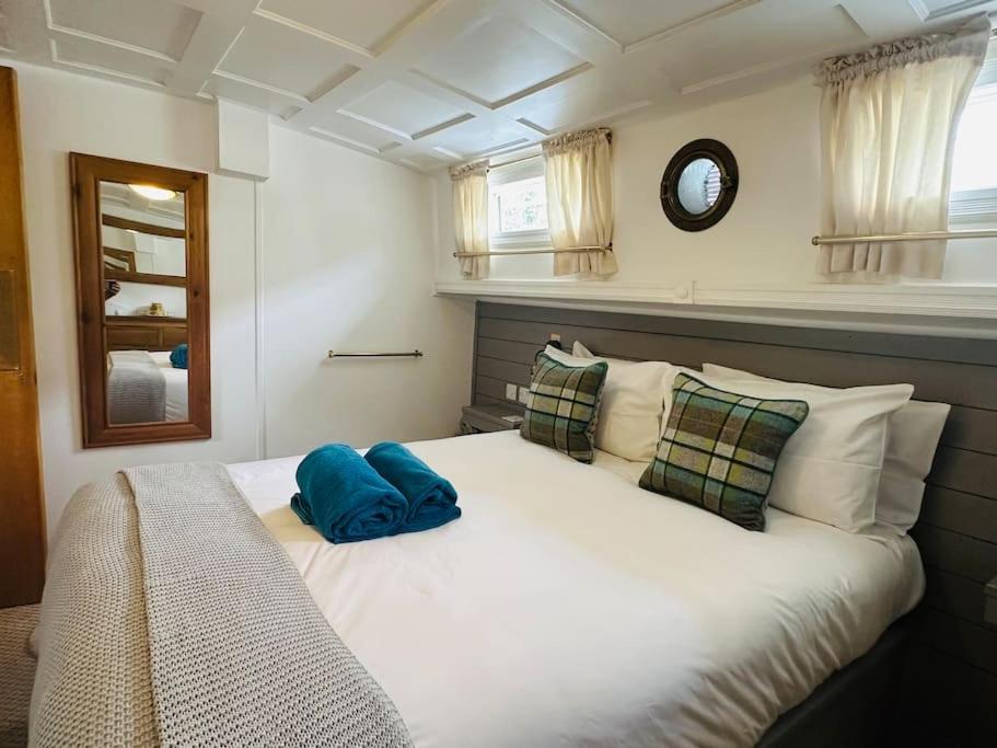 Unique Houseboat Experience I Central City Break York Exterior photo
