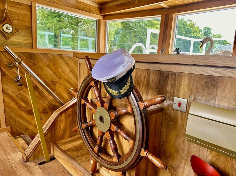 Unique Houseboat Experience I Central City Break York Exterior photo